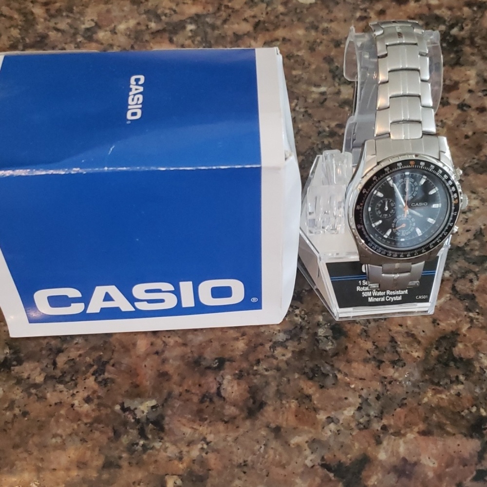 New Casio Mens Watch